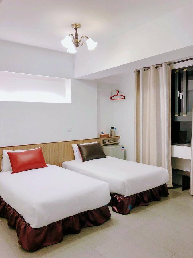 Grano-House Hostel Taichung Bagian luar foto