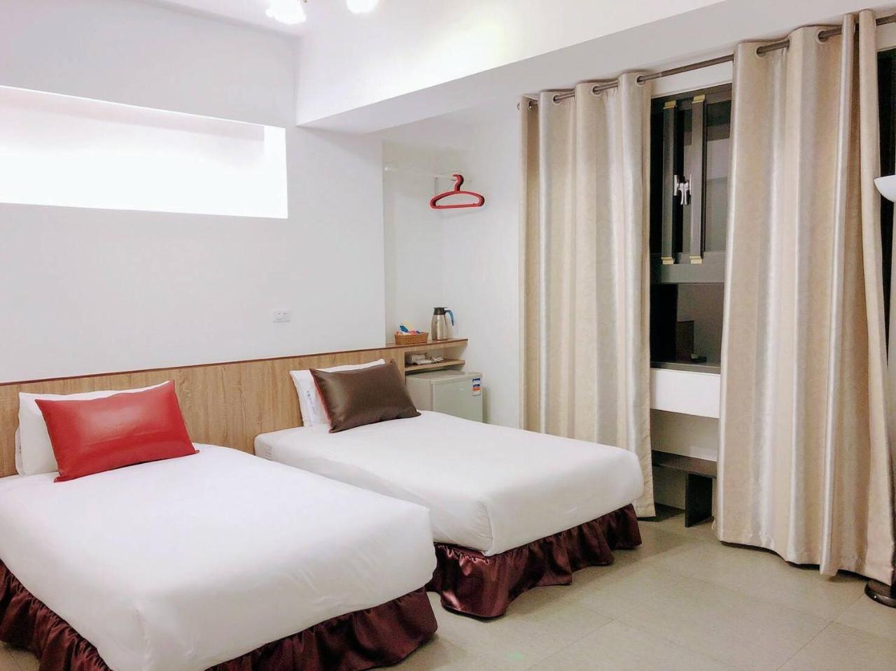 Grano-House Hostel Taichung Bagian luar foto