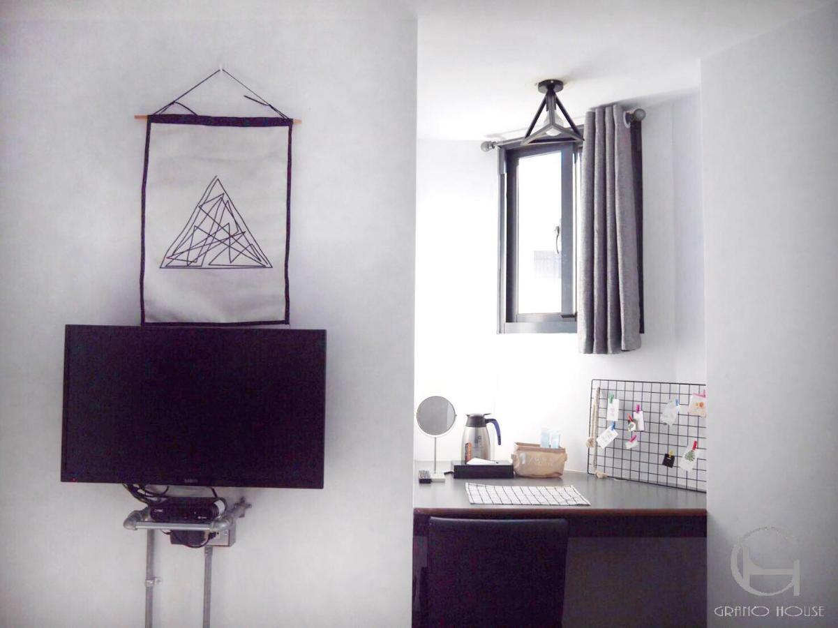 Grano-House Hostel Taichung Bagian luar foto